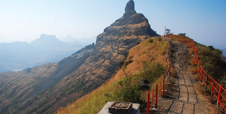 Achala Fort, Nashik, Maharashtra - Vushii.com